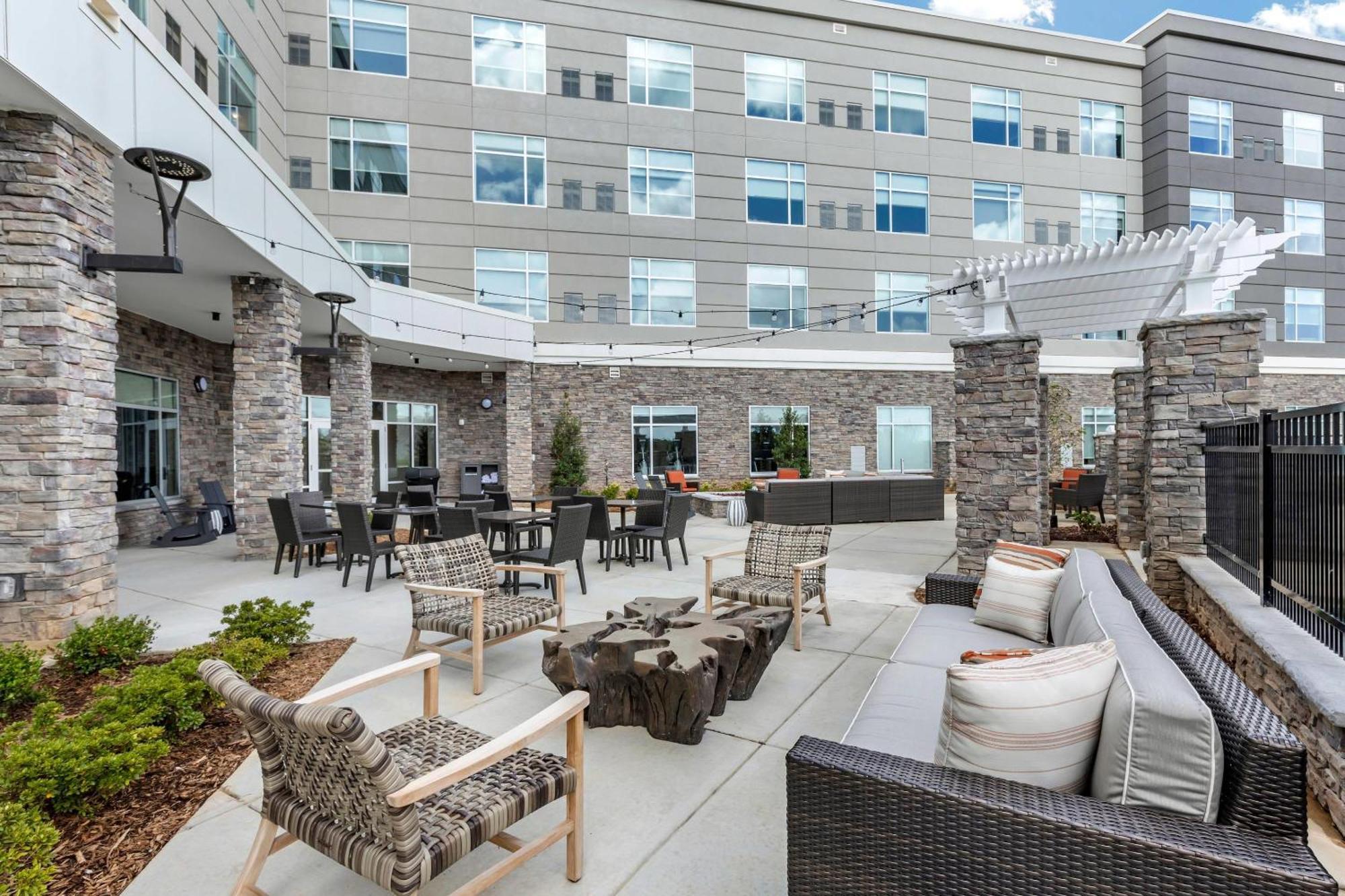 Cambria Hotel Гринвилл Экстерьер фото